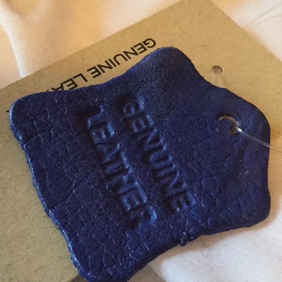 Wilson Wrislet Wallet - Picture 2 of 6